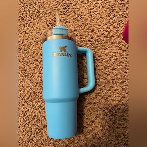 Stanley 30 oz tumbler